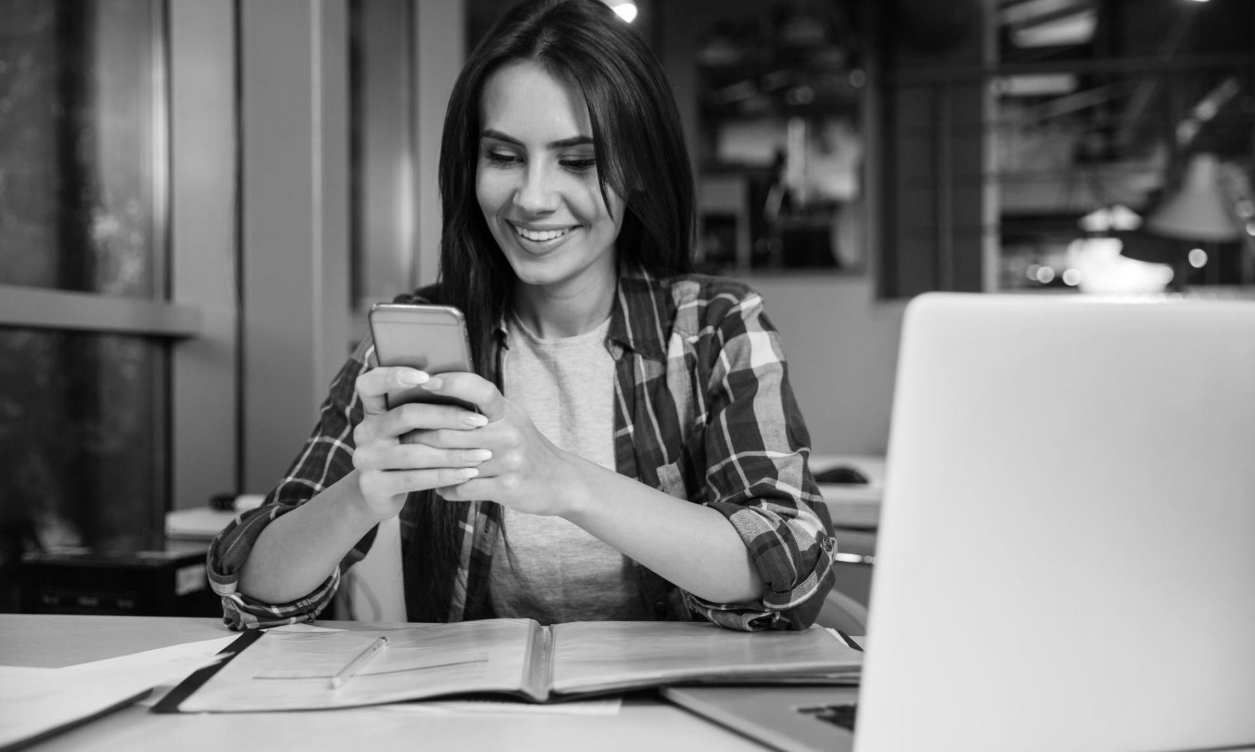 Detailansicht eines komplexen Finanzmodells mit mehreren Tabellenblättern und Diagrammen